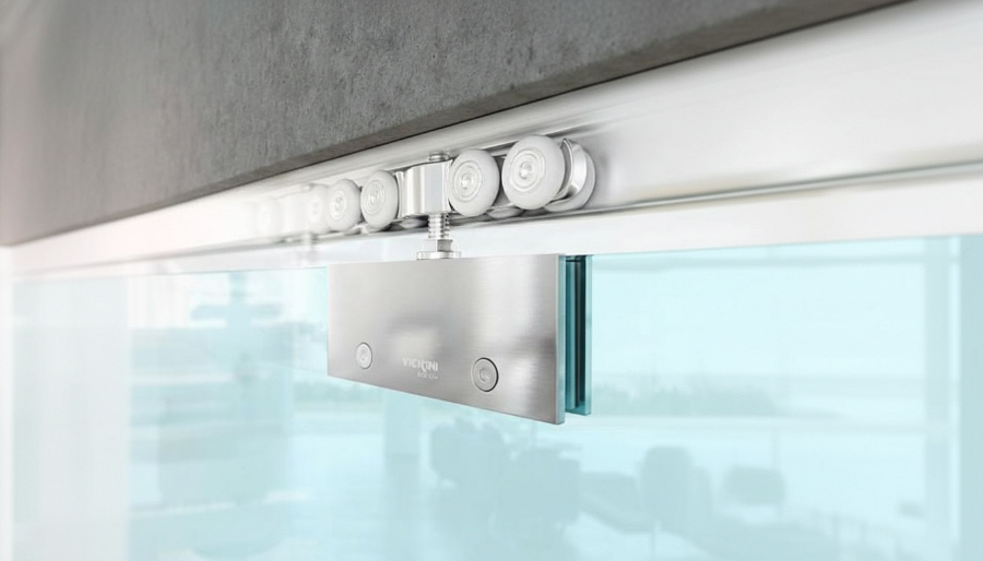 Bánh xe cho cửa treo thường nằm ở phía trên cửa